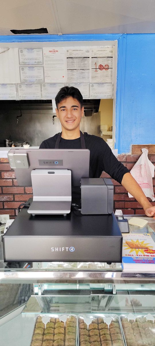 CPando_SkyTab's tweet image. 🥙🔥 Craving something fresh and flavorful? Check out PITA PLUS GYROS in Columbia, TN! 🇬🇷
This amazing Mediterranean restaurant serves up authentic, freshly made dishes that’ll have your taste buds dancing! Perfect spot to chill with friends and family — and don’t forget to grab…