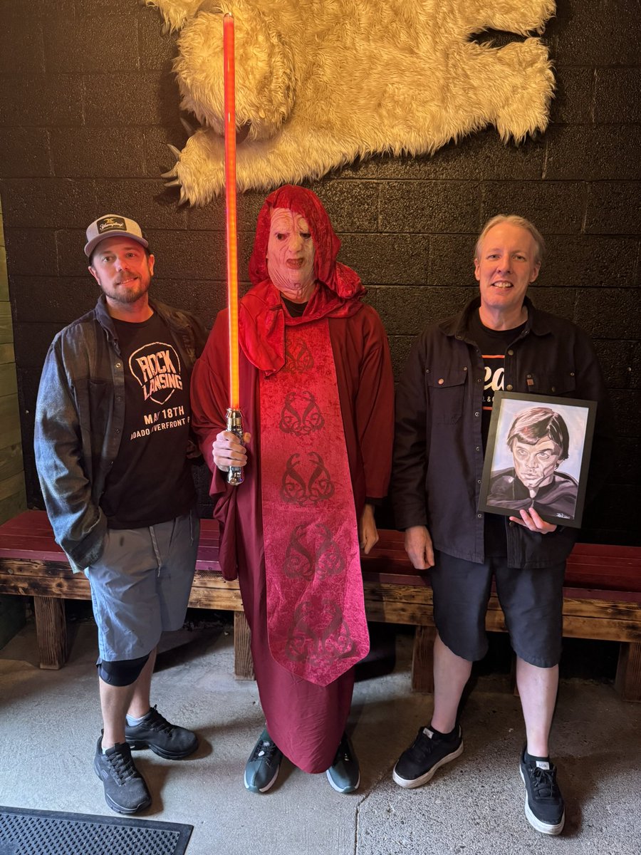 spartyryanh's tweet image. Halloween 2025 well spent🤘🏻🍖 May the force &amp;amp; BBQ be with you📺🎬 @MeatBBQ @logg666 @LyntzJohnson @OldTownLansing @starwars @GuyFieri @FoodNetwork @Q106 @LSJNews @lansingmichigan @CityPulse