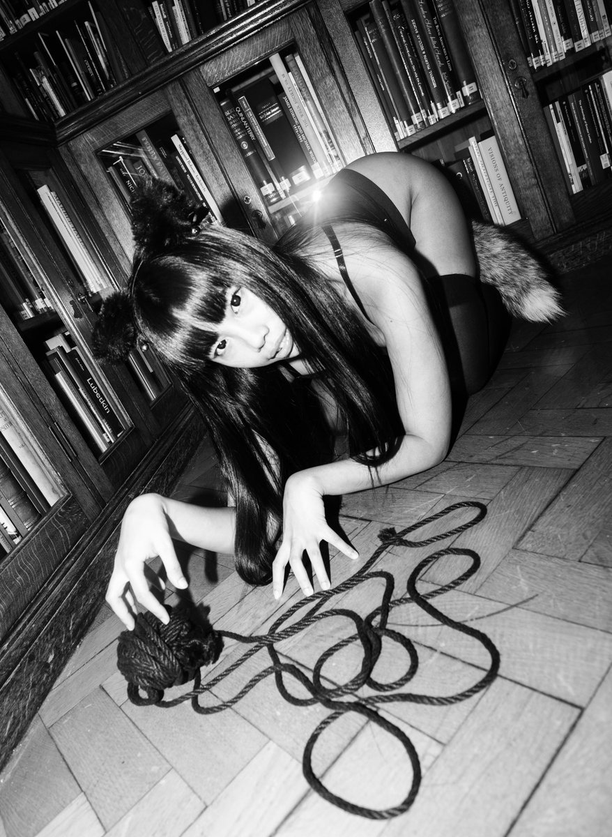 My personality is that of black cat 🐈‍⬛🪢 #catgirl #kemonomimi #nekomimi #petplay