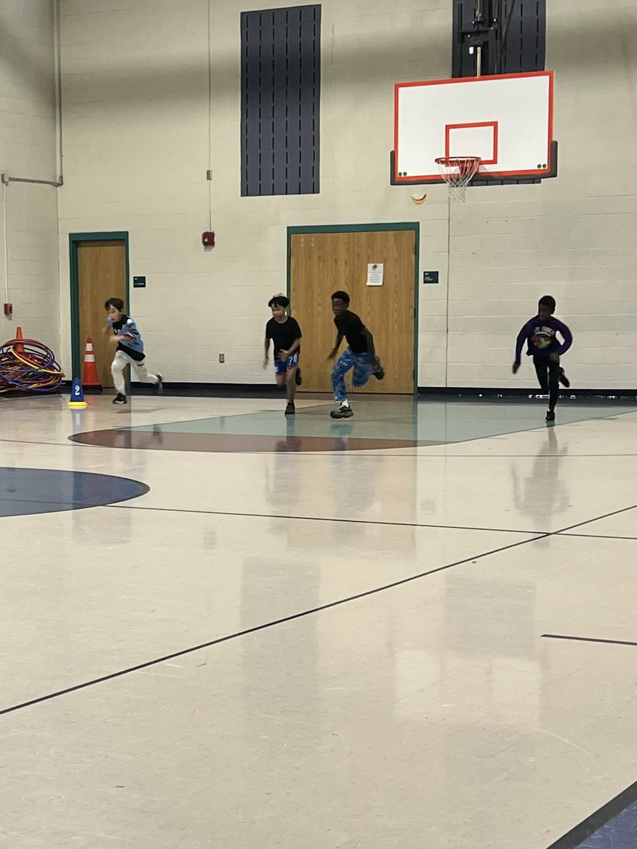 HarrisonRdElem's tweet photo. 5th Grade Spooky Speed Race! 🎃🏃‍♀️🏃 https://t.co/3MnGJzITfU