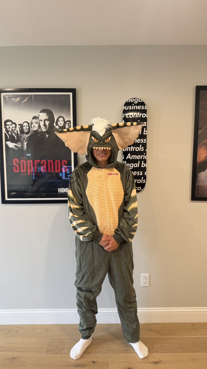 Sneak peek for tonight. Look for the gremlin <a href="/gnightzzzz/">Isaac</a> <a href="/Exhale_NY/">Exhale</a> 👹👹