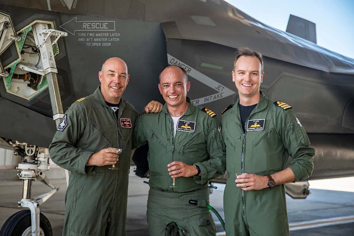 BaturrilloSUB's tweet photo. 🚨 El programa F-35 del Reino Unido enfrenta su mayor riesgo: la falta de personal técnico y operativo.
🔧 Faltan ingenieros (¡+168!), 🧑💻 especialistas en ciber y 👨✈️ pilotos/instructores (solo 5 de 16).
⏳ R.U. prevé 3-4 años para cubrir el déficit. #F35 #Defence #UKMoD https://t.co/BrXq9xkiwK