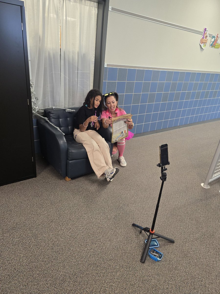 4th graders <a href="/ReaganRays/">Reagan Rays</a> recording what they are learning and how it relates to their goals...AND SHARING IT WITH PARENTS! Great way to reflect on and share the hard work these students are doing! #1LISD