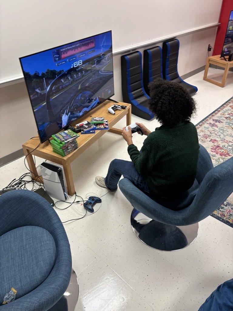 CMSGoBlue's tweet image. Good grades + great attitudes = Game Room rewards! 🎯
Mr. Lambert’s class is proving that hard work pays off in play! #CMSBlueDemons #MathWins