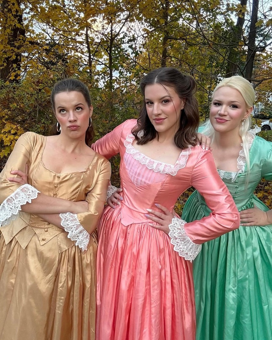 HamiltonMusical's tweet photo. Dust off your founding father jacket and grab some eyeliner. Itโs #Hamilween. ๐๐ป https://t.co/Y06T7kpLKc