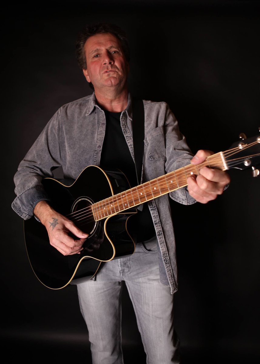 This weekend Tony Clarke is our Spotlight UK Artist

Enjoy Tony's music throughout the weekend

Listen live 👇 
buff.ly/6w2YpFV