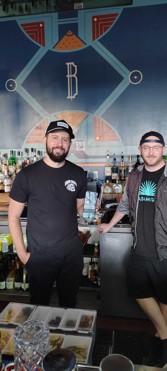 CPando_SkyTab's tweet image. 🚌✨ Looking for the coolest spot in Nashville? Check out BOBBY HOTEL NASHVILLE — where modern luxury meets creative vibes! Enjoy fine dining, fresh-made dishes, and craft cocktails in style. 🍸 But here’s the twist — there’s a real retro bus on the rooftop bar! 🚍🔥 Perfect for…