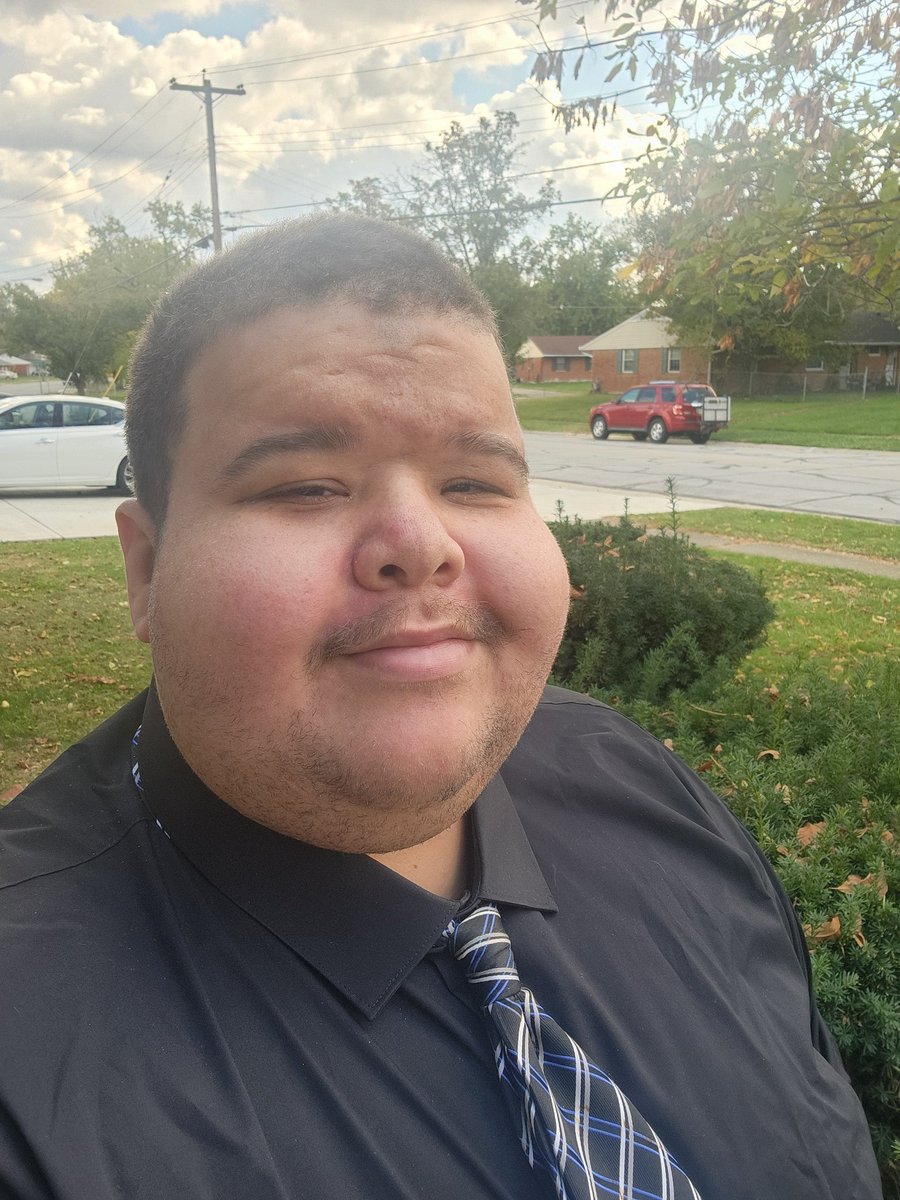 fluffytron's tweet photo. Halloween wedding deserves dark colors! https://t.co/o4tg0n3dPQ