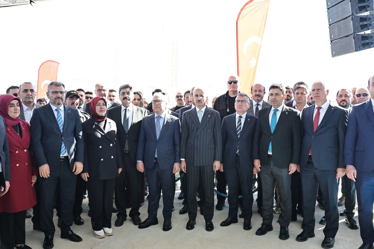 Nuri Demirağ’ın Mirası Divriği’de Yeniden Hayat Buldu ✈️🛩️

Türk havacılığının öncülerinden Nuri Demirağ’ın yarım asrı aşan hayali, bugün Divriği Hava Kampüsü ile yeniden gökyüzüyle buluştu.