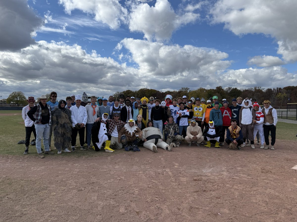 End of Fall costume scrimmage with the boys! 

Happy Halloween🎃