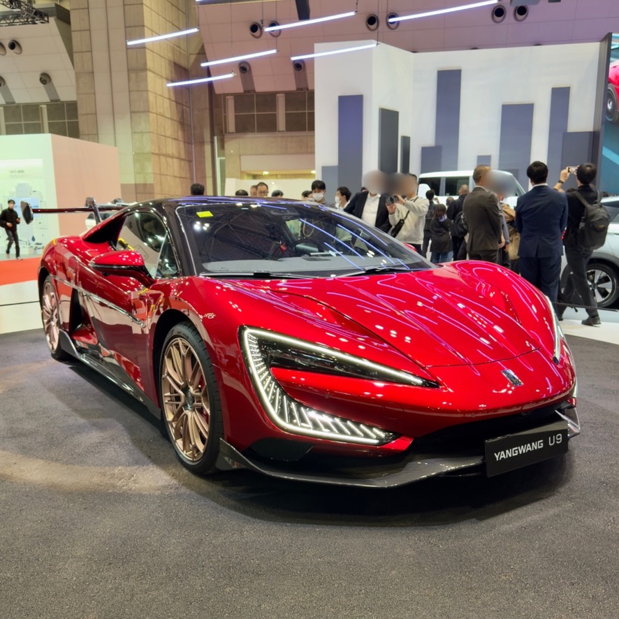 The Yangwang U9 is a battery-electric super-coupe manufactured by BYD Auto under its luxury car brand Yangwang. Since it is red, I have to assume it is quick. #JMS2025 🇯🇵 🚗💨