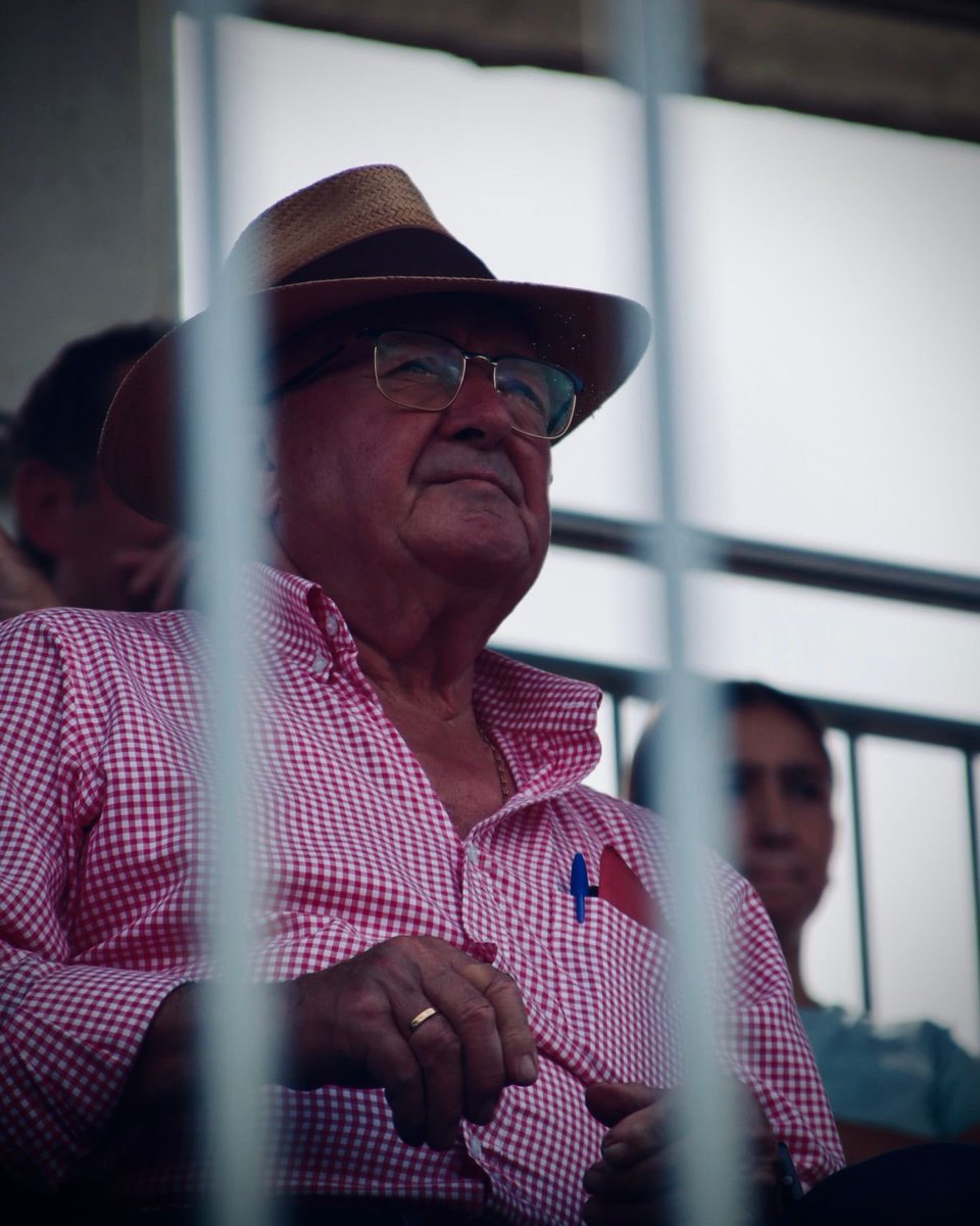 Larga vida a quien toma asiento en la grada de nuestro templo 🥹💙❤️