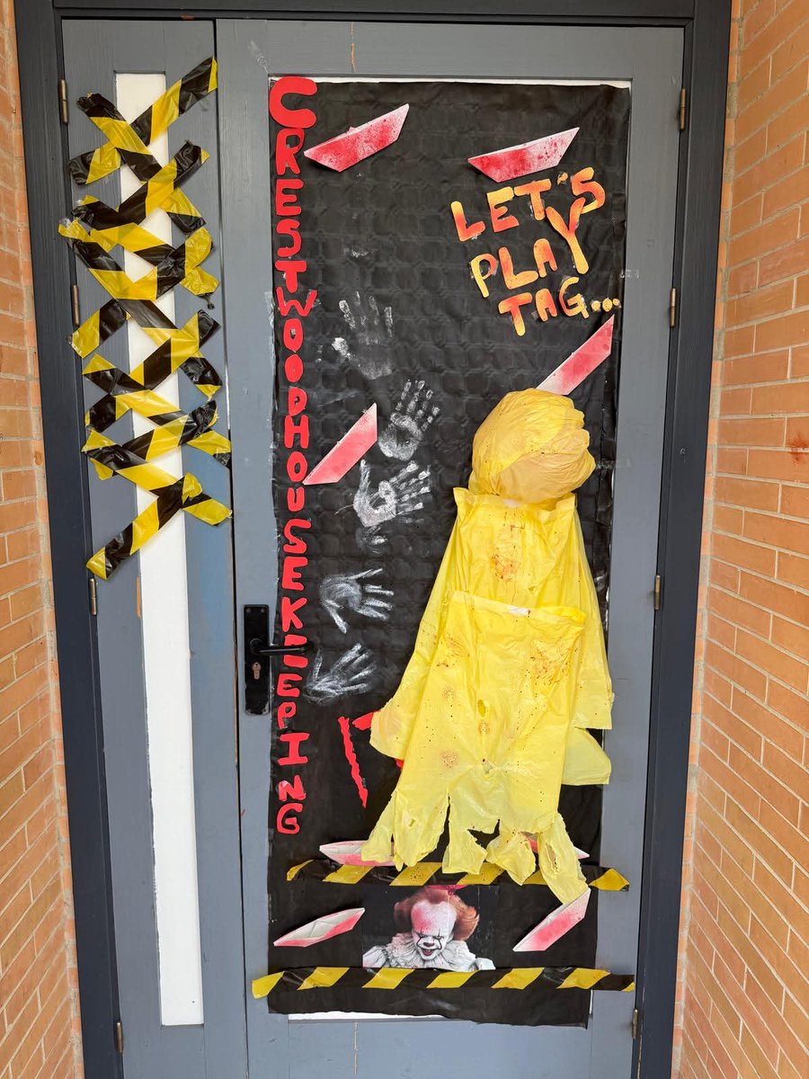 🎃👻 𝗖𝗢𝗡𝗖𝗨𝗥𝗦𝗢 𝗗𝗘 𝗣𝗨𝗘𝗥𝗧𝗔𝗦 𝗧𝗘𝗥𝗥𝗢𝗥𝗜́𝗙𝗜𝗖𝗔𝗦 𝟮𝟬𝟮𝟱 | Durante toda la semana, los grupos del IES Cuenca Minera se han puesto manos a la obra para transformar las puertas principales de sus aulas en auténticas escenas de miedo…  #ViveelIESCM