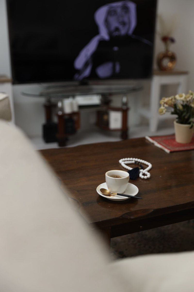 توصيني على الكتمان ، 
وتبغى حبّنا ما يبان ..! 🎻