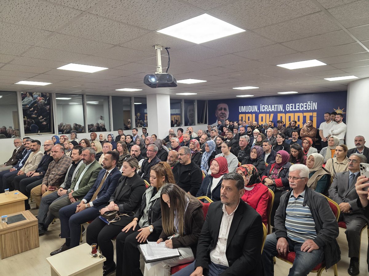 📍 AK Parti Tuzla İlçe Başkanlığımızda

İstanbul İl Başkanımız Sn. <a href="/abdullahozdemir/">Abdullah Özdemir</a> ’in video konferans yöntemiyle katıldığı,
İlçe Başkanımız <a href="/serefcolak/">Şeref ÇOLAK 🇹🇷</a> ’ın öncülüğünde,
İl Sorumlumuz <a href="/Menessavas/">Muhammet Enes Savaş</a> ’ın katılımıyla;
Üç Kademe Yönetim Kurulu Üyelerimiz, Mahalle Başkanlarımız ve