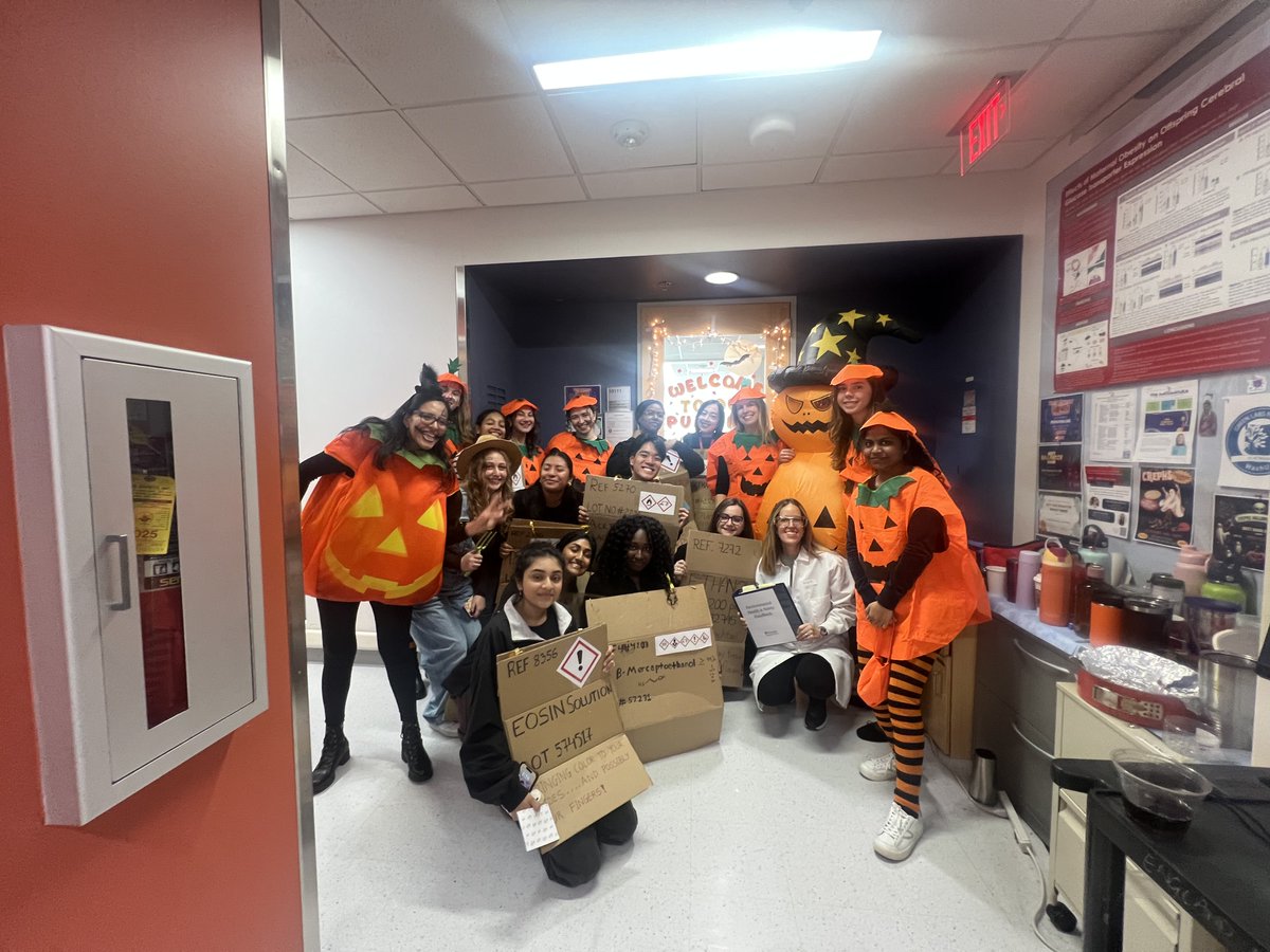 FarnersRiera's tweet image. We came, we inspected, we conquered. 🔍💀🎃
Amargant i Riera Lab = best team costume at #CrepHS Halloween party, as the scariest thing of all: an EHS inspection! #SafetyFirst @WashU_OBGYN