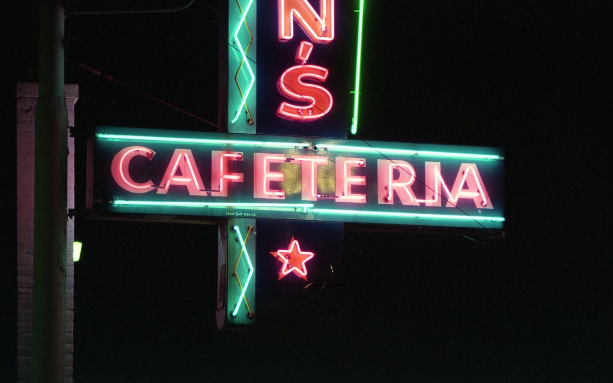 If you know what this sign went to, and where it was located, congrats. You've been here a while. 

This Chronicle photo by E. Joseph Deering was taken 30 years ago this month. See what else we photographed.

houstonchronicle.com/projects/bayou…