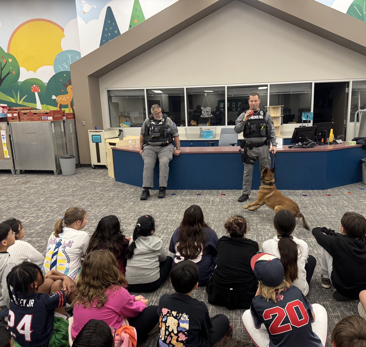 ATranLPC's tweet image. A wonderful morning spent @GleasonElem’s Career Day! @CFISDPDChief K9 Officers Hindman and Olivares &amp;amp; @CFISDPDMHIT Officer Watson loved sharing all about our jobs and how we support our @CyFairISD community. K9s Zeke &amp;amp; Loki were the stars of the show 🐾🤩💙