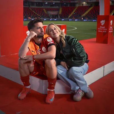 Winedrinksahin: Ben Özel biriyim

Son zamanlarda ortadan kaybolup bir anda tekrar ortaya çıkmasıyla kendine gündemde yer bulan <a href="/winedrinksahin/">WineDrinkSahin</a> : Tüm Dünyada görüp görebileceğiniz en eğlenceli kişi benim ben tam anlamıyla özel biriyim şeklinde konuştu