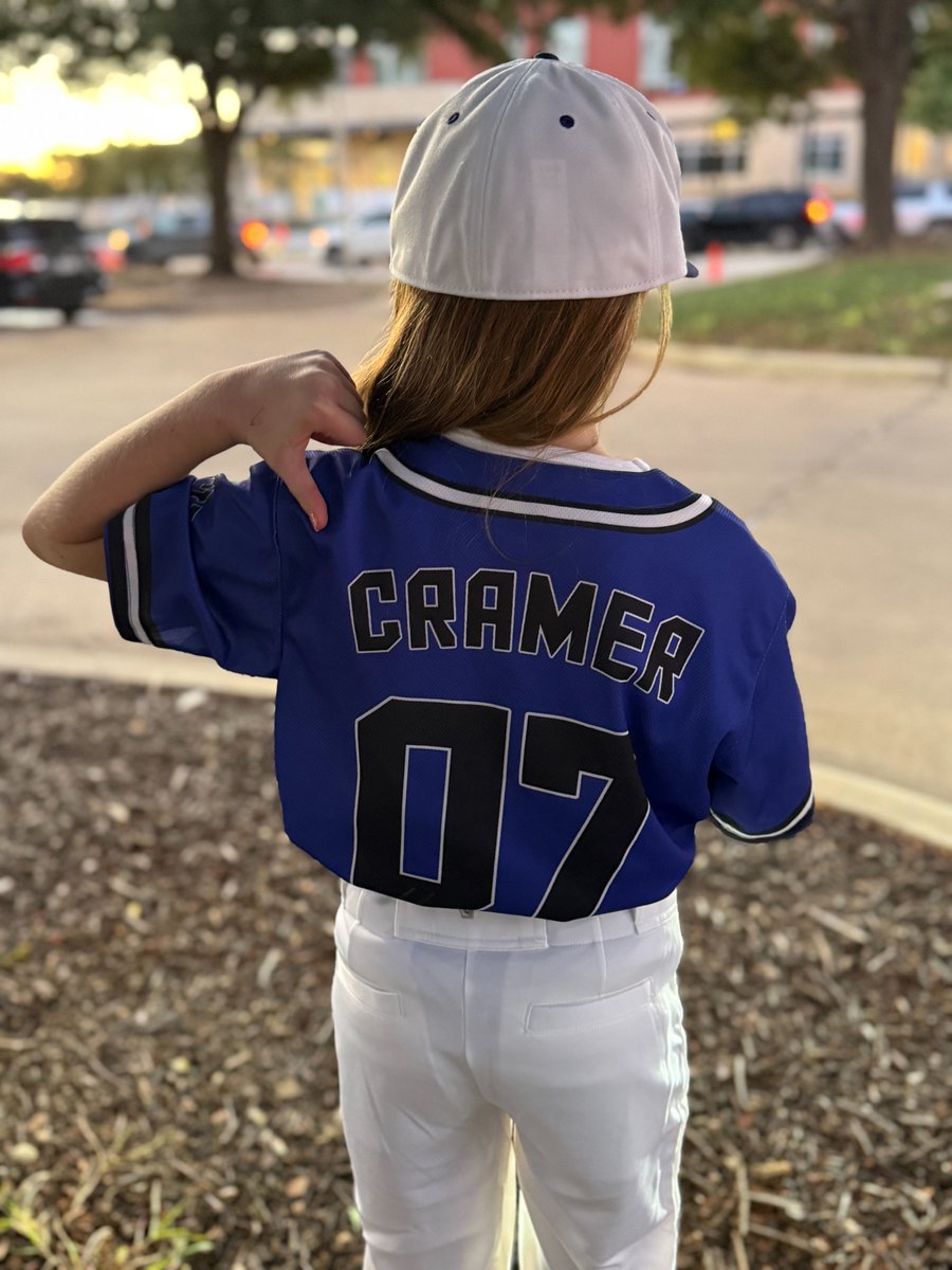 michaeldcrain's tweet image. So proud of Ainsley at the Overton Park Elementary Storybook Parade—she dressed up as her favorite @TCU_Baseball player @cramer_cole , in a custom jersey she bought &amp;amp; personalized herself! True @TCU spirit and independence. #StorybookParade #TCUBaseball #GoFrogs #ColeCramer…
