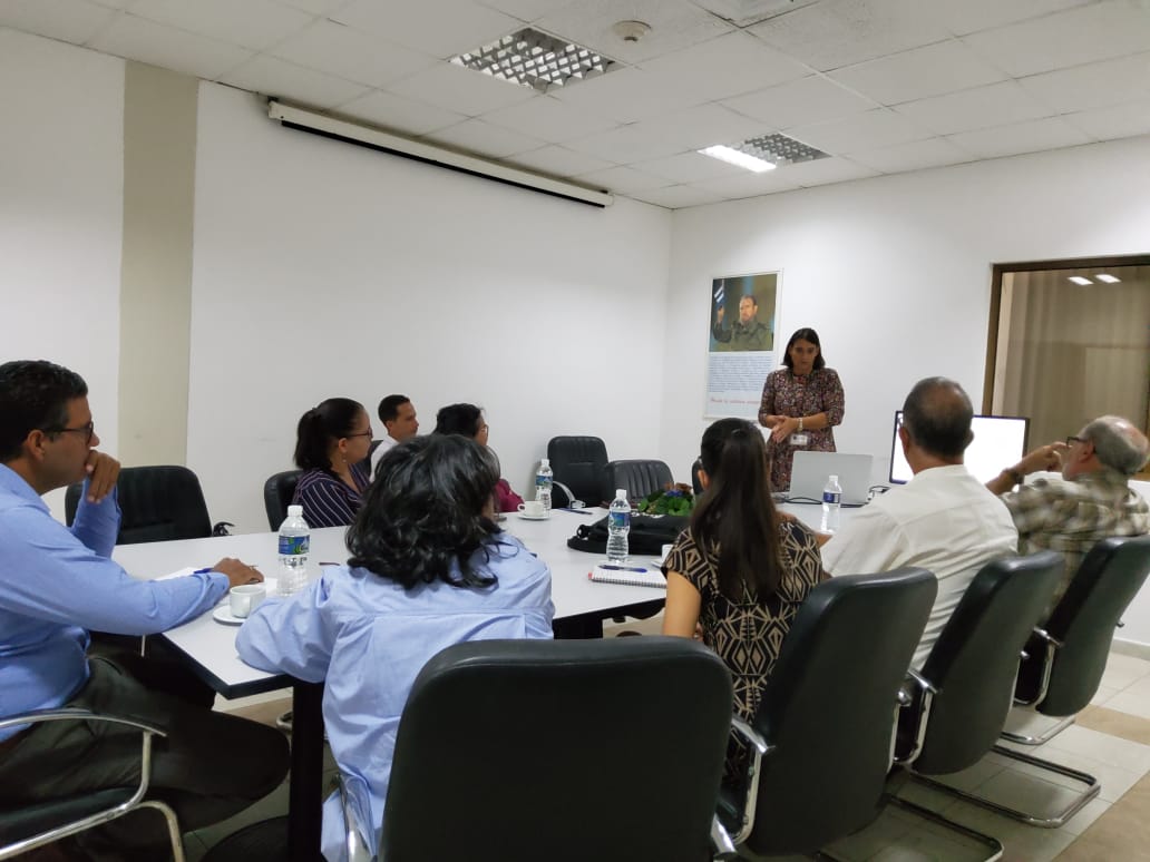 La @ZEDMariel, preparando el terreno para nuevas alianzas, tuvo un día de trabajo provechoso junto a embajadores designados para países de América Latina, con quienes compartimos oportunidades de negocio y cooperación que desde aquí se generan para la región.
#Cuba #AméricaLatina