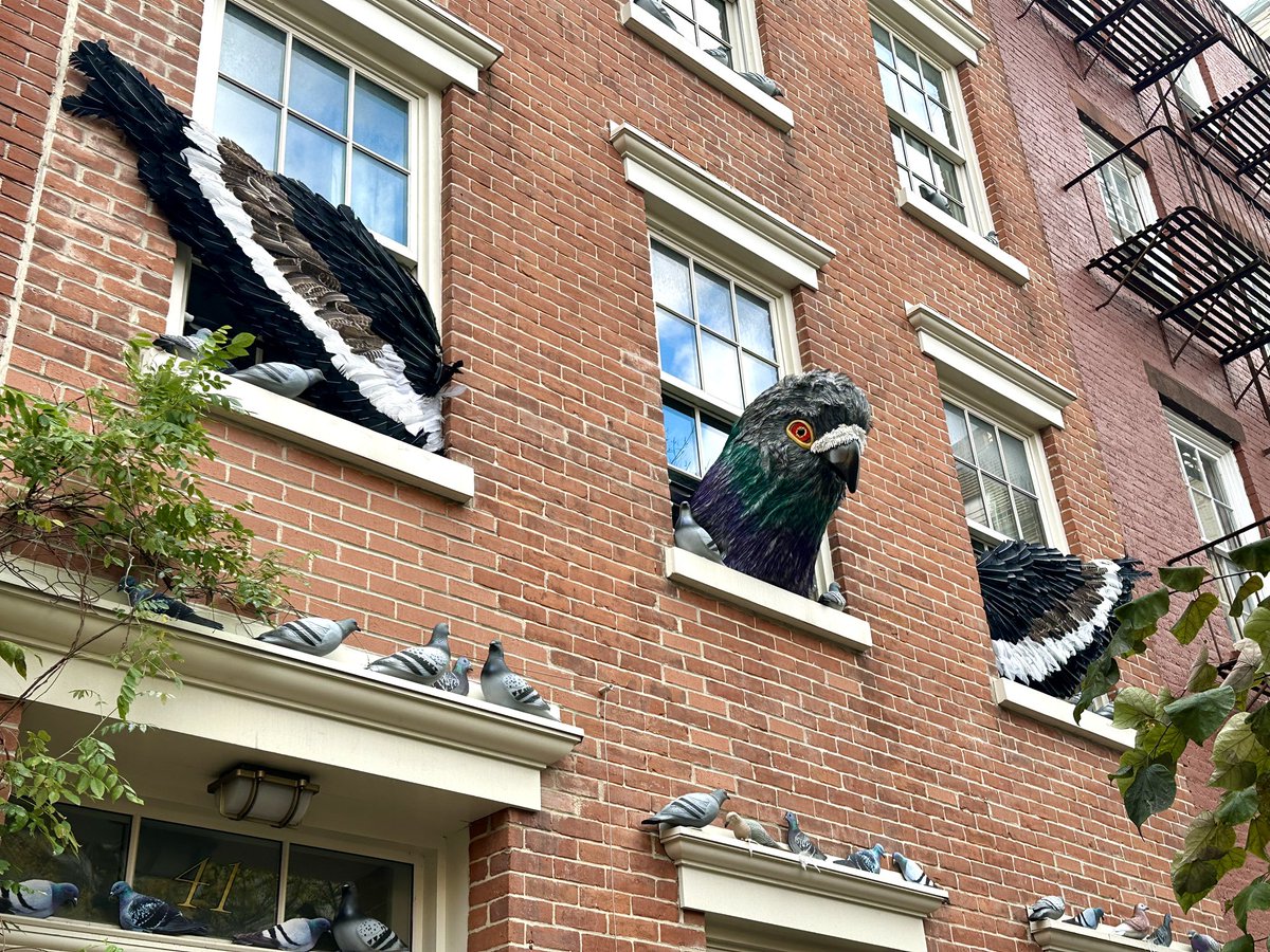 HESherman's tweet photo. Halloween decorations done right! https://t.co/mFlYLmiAf9