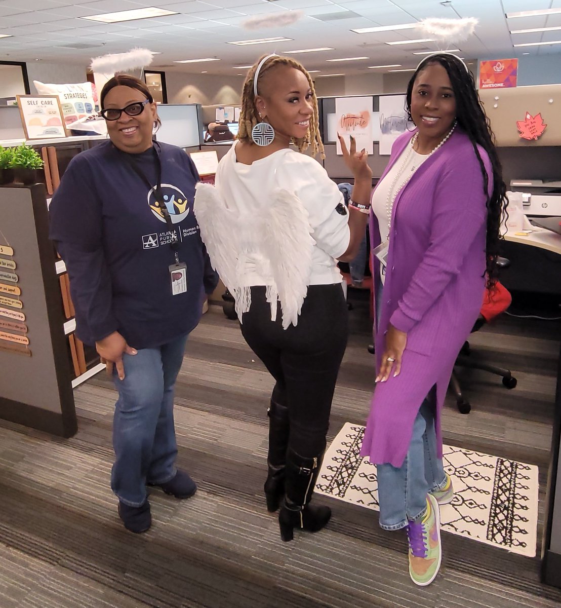 F_K_Holifield's tweet photo. IT'S SPIRIT WEEK! #UNITY #Engagement #team FRIDAY  = COSTUME DAY!  #HR #EMPLOYEESERVICES WHAT A FUN WEEK! https://t.co/xL08VyOz4i