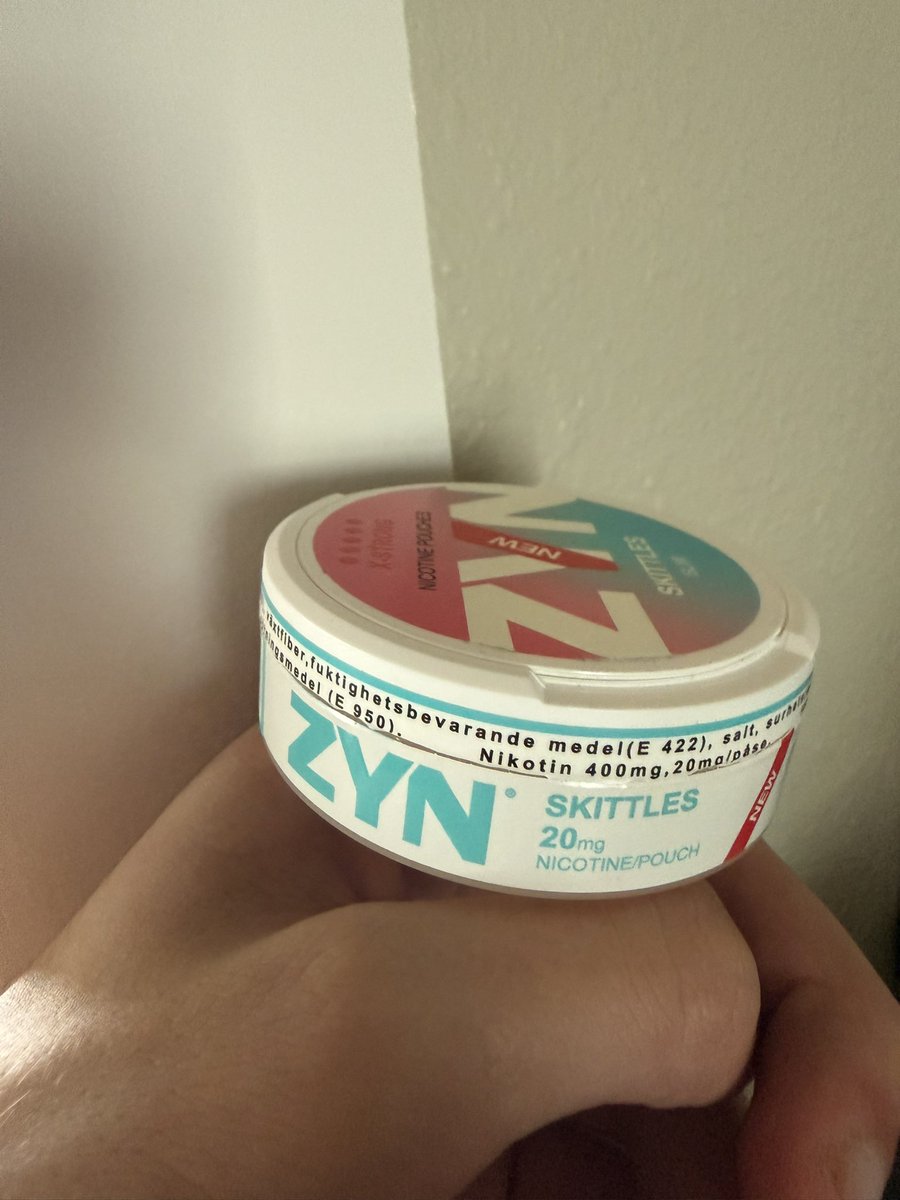 m1ckthem0use_07's tweet image. Who laced my 20mg pouches? Felt buzzed for the first time in months #expand