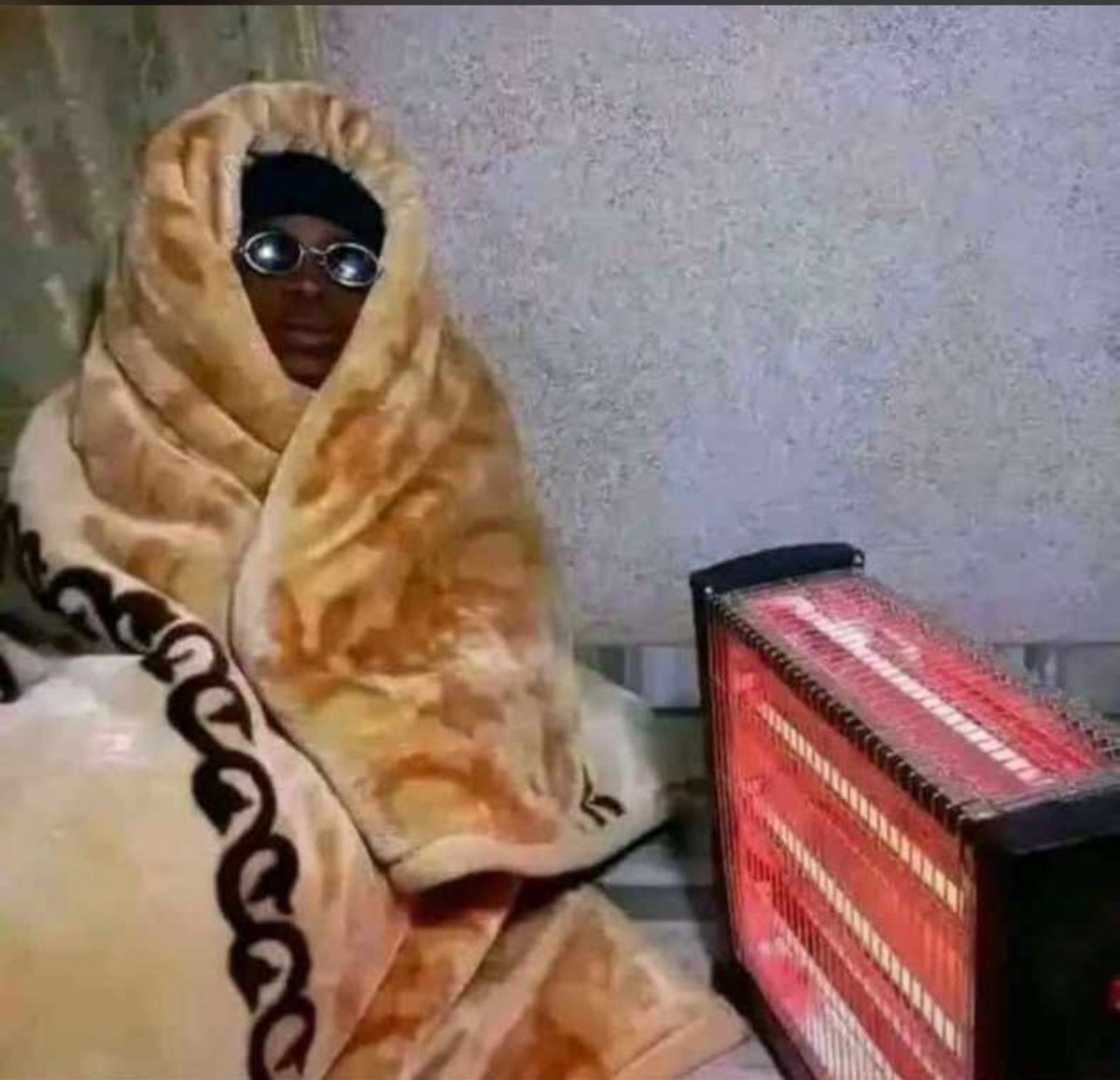 ChrisExcel102's tweet image. George Matlou right now while his team is playing 😭😭😭