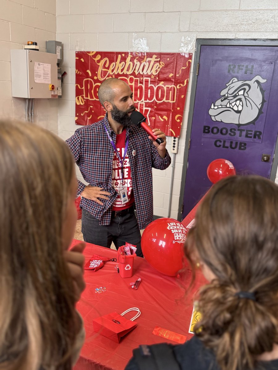 Shout out to Mr. Gonzalves for planning an awesome week of awareness activities that engaged students throughout the campus! #redribbonweek ❤️ 🎒🦀🐦‍🔥☄️🔥