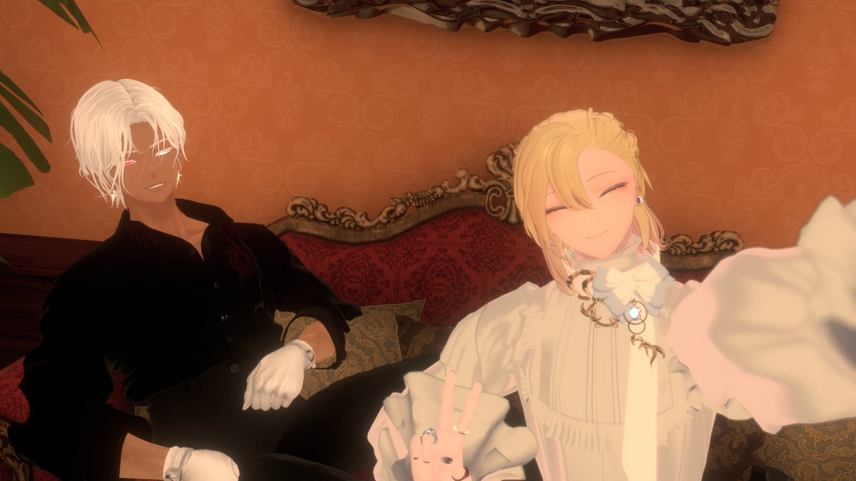 クッションをぼこすか投げられて完全敗北しました（僕も善戦はしましたけど！）
うう、こんなご機嫌枕投げエリアにはいられません！　僕は部屋に戻らせてもらいます！

それではみなさま、おやすみなさいませ～🦋
#VRC貴族サロン