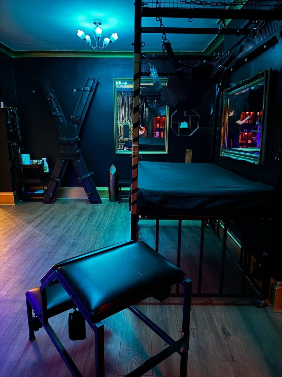 Unveil Your Darkest Desires
in Luxurious Seclusion
EXPLORE OUR DUNGEONS buff.ly/5pA1DWF <a href="/Londondungeons/">London Dungeon Suite</a> <a href="/BayswaterDS/">Bayswater Dungeon Suite</a> <a href="/EssexDungeon/">Essex Dungeon Suite</a> <a href="/MaidavaleDS/">Maida Vale Dungeon Suite</a> RT