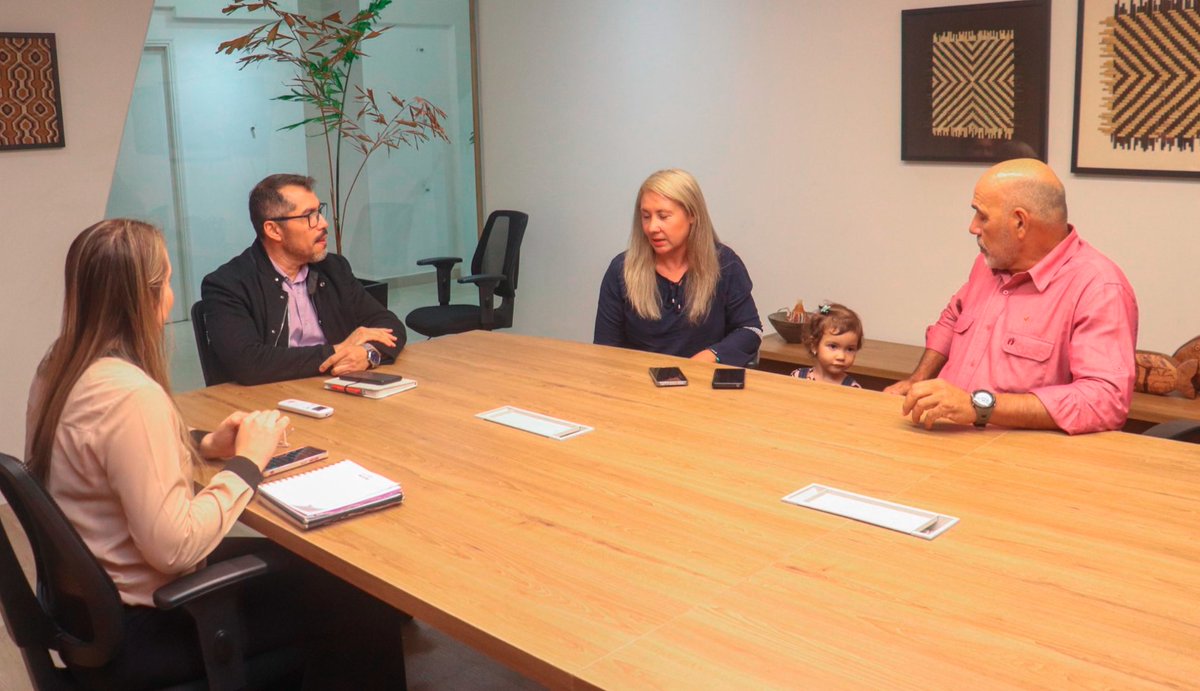 AngieDuartePy's tweet image. 🏰✨ El Castillo Caballero Templario de Tobatí se renueva para impulsar el turismo en Cordillera
Nos reunimos con los propietarios del castillo, Lorenzo Alfonso y Mariela Ferreira, para acompañar el proceso de revitalización de este emblemático atractivo, que busca ofrecer…