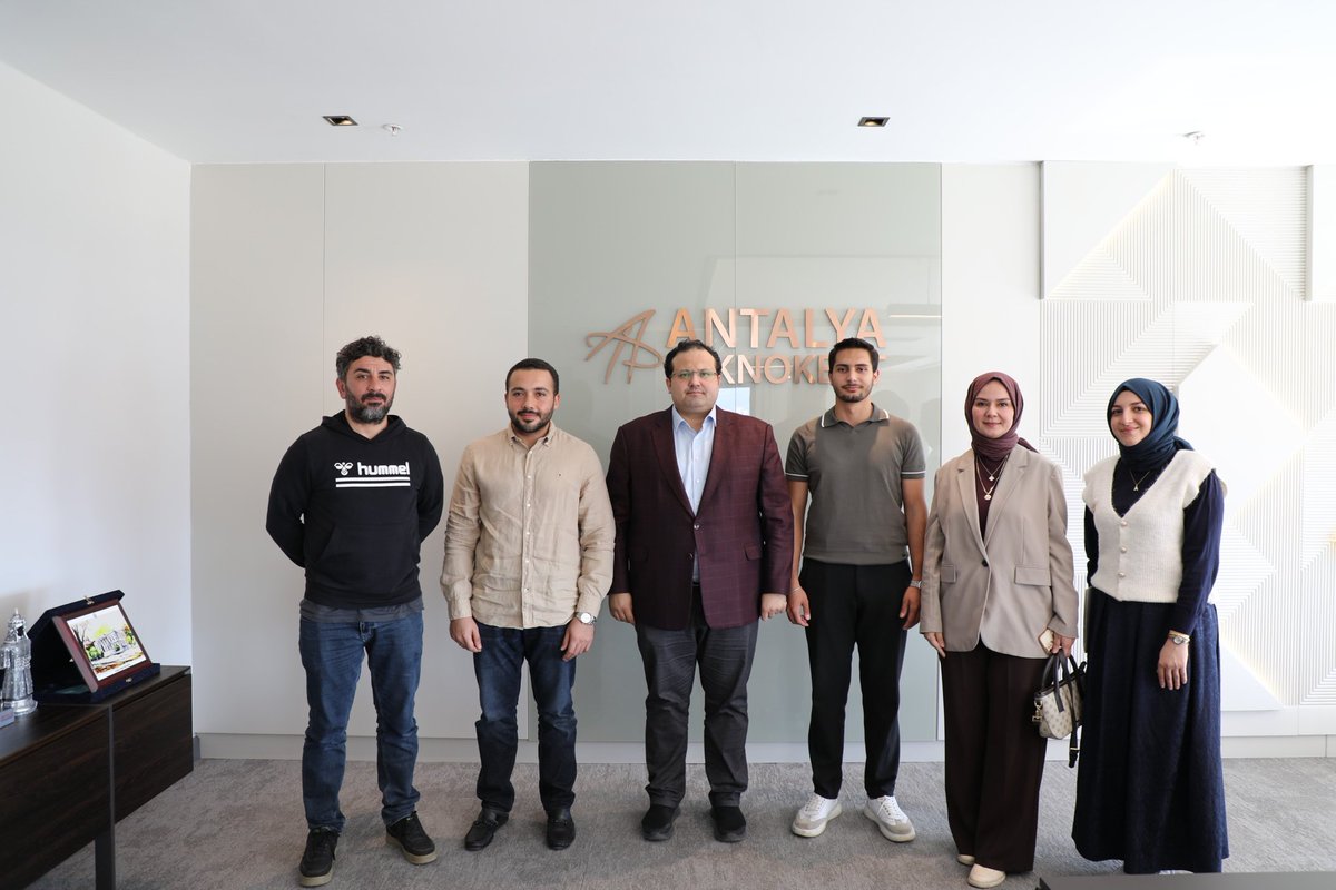 TÜGVA Antalya İl Başkanı Mert Topcuoğlu (<a href="/topcuoglumrt/">Mert Topcuoğlu</a>) ve ekibi Teknokentimizi ziyaret etti.
Genel Müdürümüz Dr. <a href="/ibrahim___yavuz/">Dr. ibrahim YAVUZ</a>, Antalya Teknokent ve TÜGVA Antalya arasında gençlere yönelik yapılacak proje faaliyetleri ile ilgili değerlendirmede bulundular.