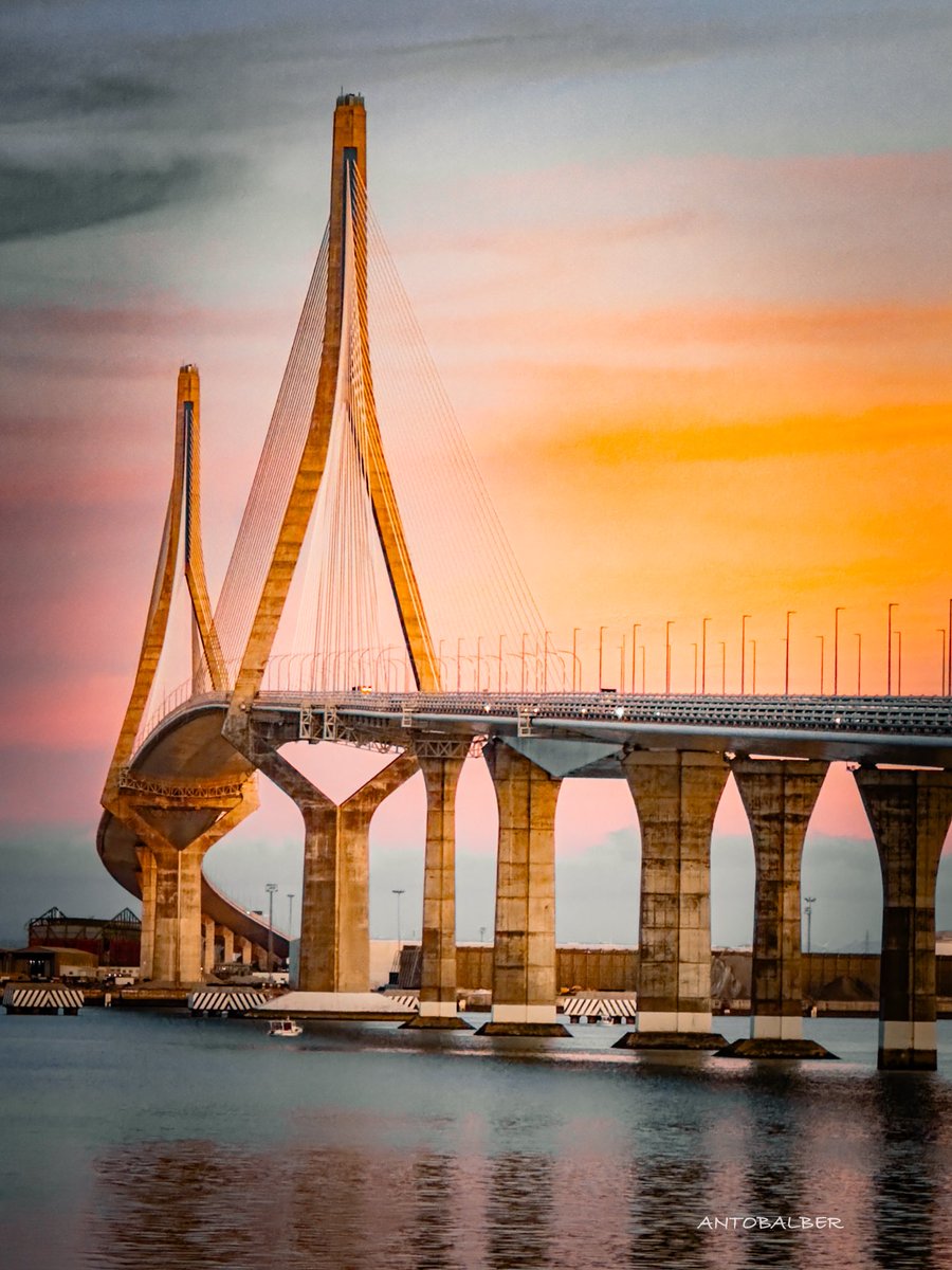 antocoleta67's tweet image. Así es Cádiz desde mi objetivo. 📸📸📸🌅🌅🌅 La vie est couleur.