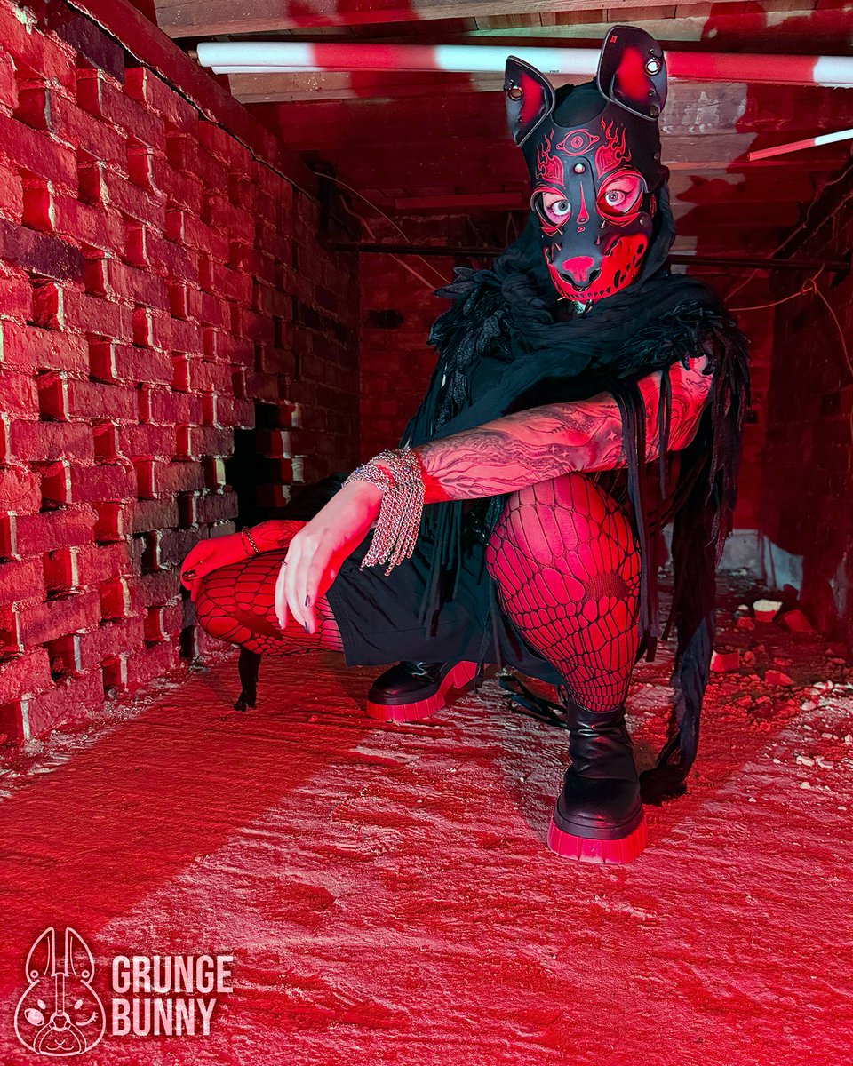 Happy Halloween, Creatures! 🎃

Our IG account recently got banned with no warning. Any shares, tags, reposts, comments etc would be  appreciated to help us get back to our old follower count! ❤️ New handle is grunge_bunny_gear

This pic shows the Sentry hood with pointed ears!