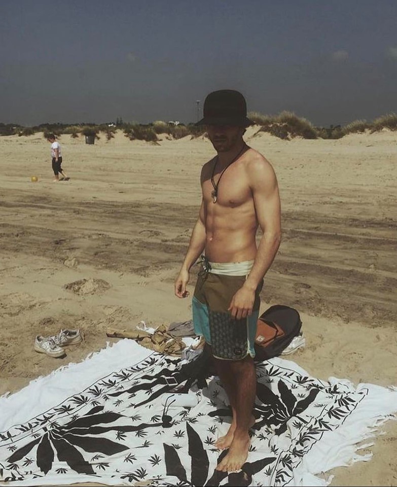 Roku raz raven and Roger morningstar tweet media