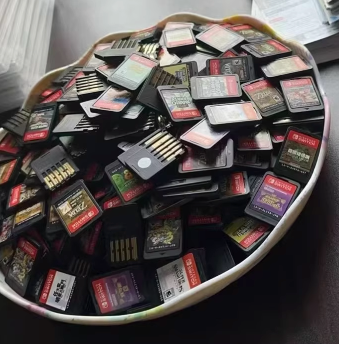 En un futuro, las abuelas te servirán una bandeja de juegos y Switch a sus nietos, para que disfrutes con ella jugando juntos y hacerle compañía!!!🎮