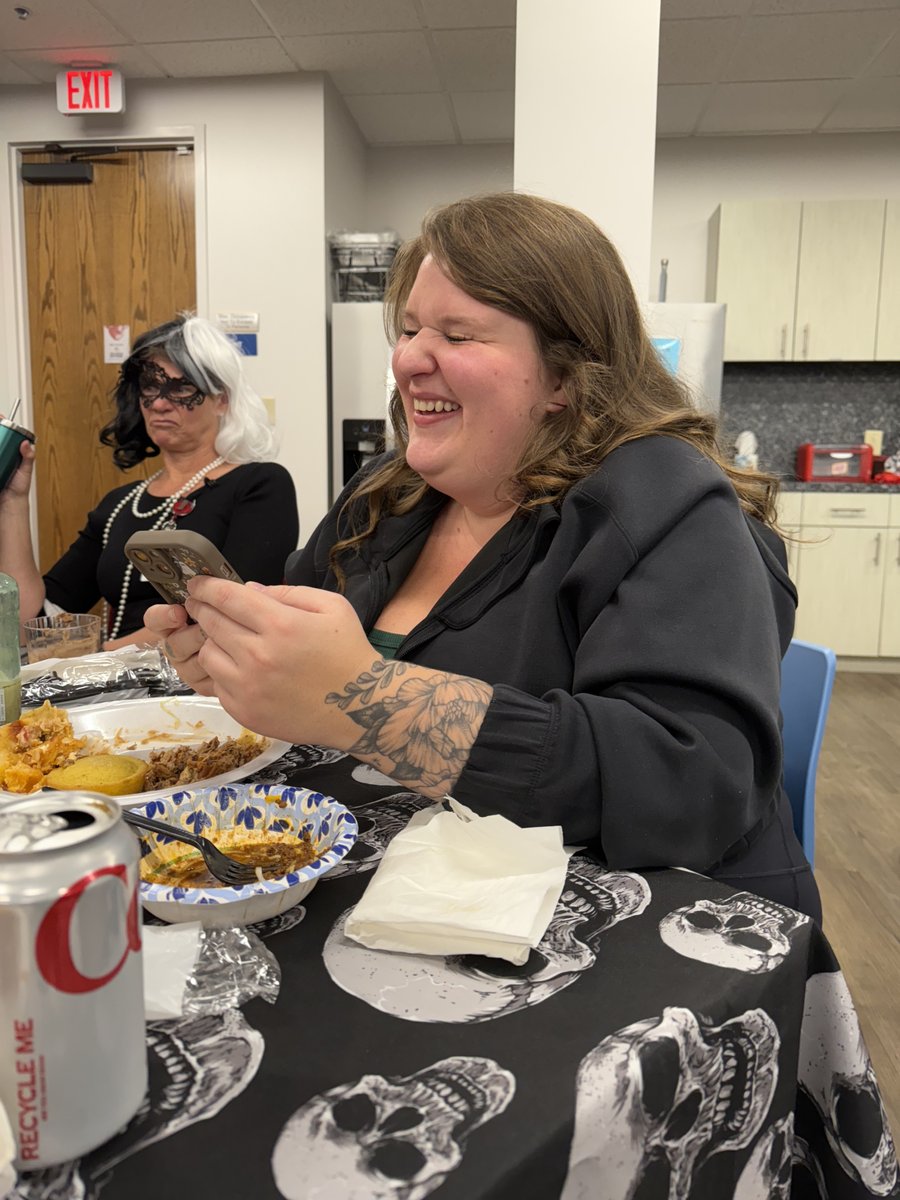AxisCompanies's tweet photo. 👻 Costumes? Check.
🍴 Potluck? Check.
🧡 Best coworkers ever? Double check.
Happy Halloween, you spooky legends! 🎃 https://t.co/2g2jgAA2km