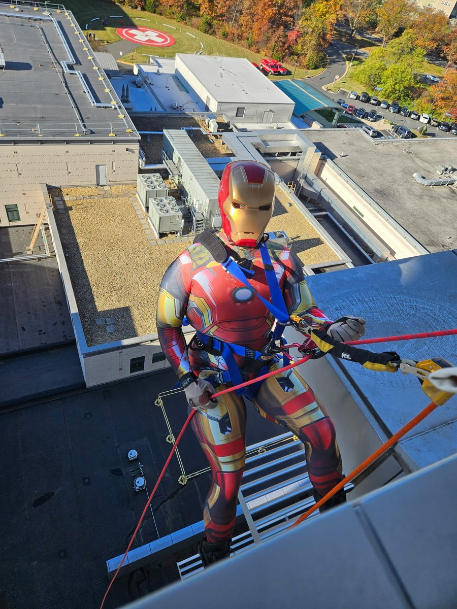 🎃 Happy Halloween! This morning, #LCFR &amp; Inova Loudoun Hospital teamed up to spread smiles to kids &amp; their families in the hospital’s pediatric unit! Technical Rescue personnel dressed in costumes &amp; rappelled from the roof, stopping to interact with kids through the windows!
