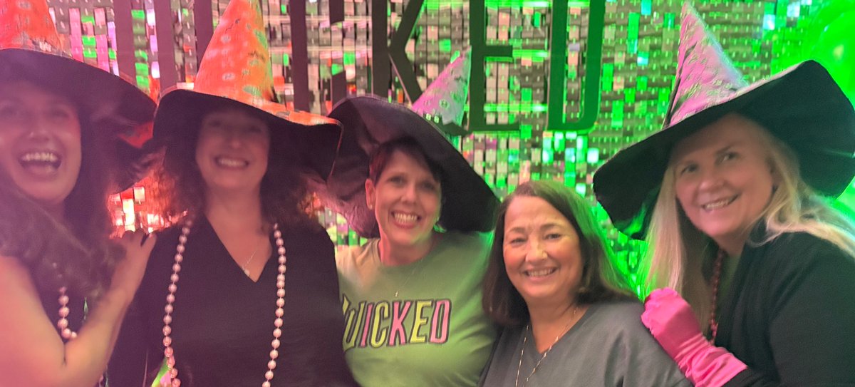 Superior Text - Home of the Book Nook tweet media