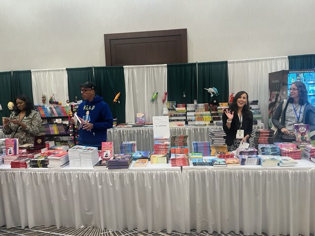 Superior Text - Home of the Book Nook tweet media