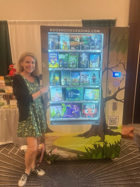 Superior Text - Home of the Book Nook tweet media