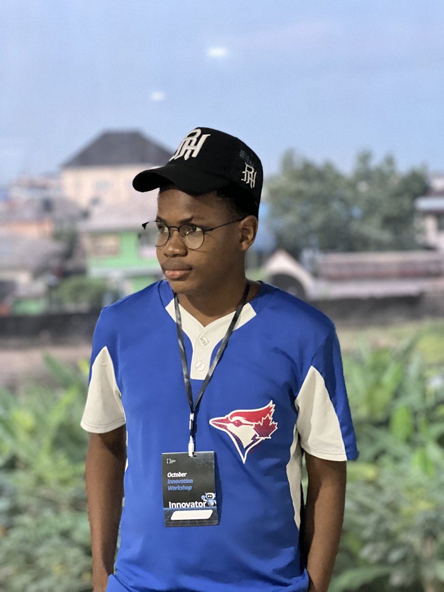 144_soala's tweet image. Another hackathon with the same team, built with @kingjohney_dev, he handled the backend and I did the frontend, hosted by @RxLabsHQ.
We built a system where you get to book appointments and AI handles the triage.
Tag that hospital that needs it.
Link 👇👇
caresync-demo.vercel.app