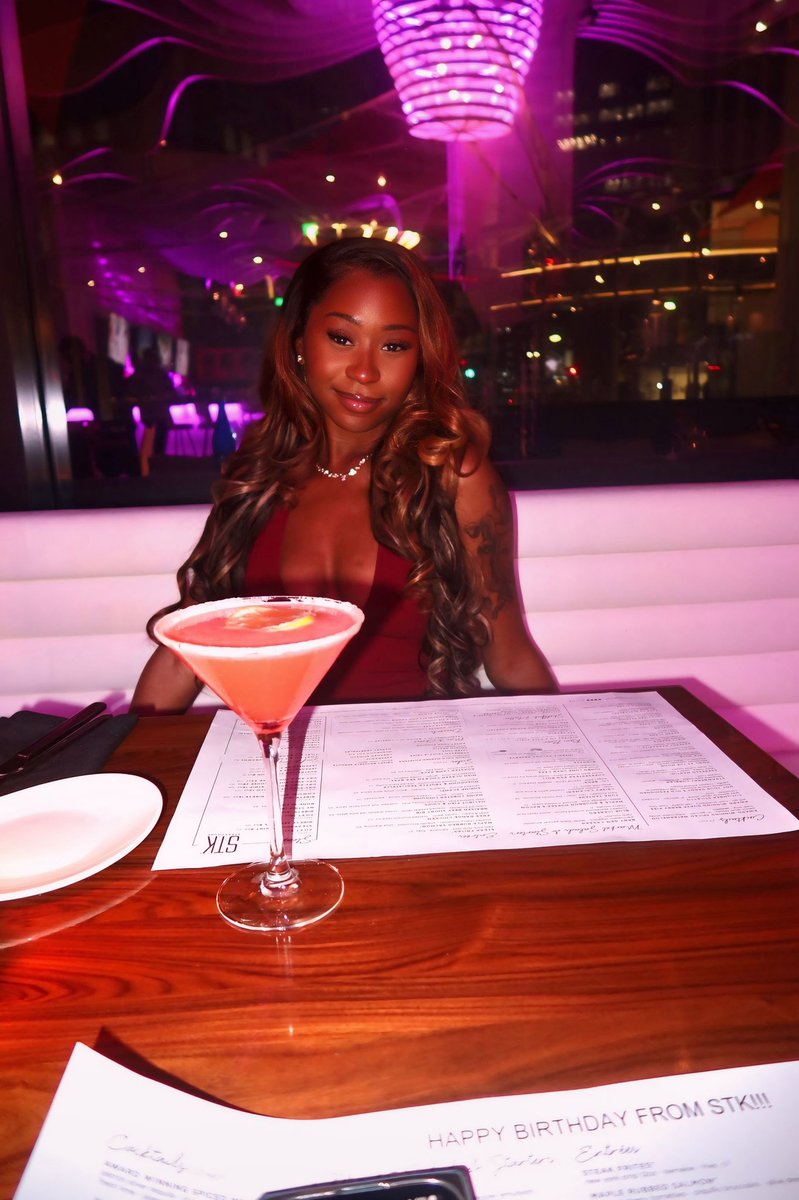 KeliaReign's tweet image. Balloons on my page❤️‍🔥🦂