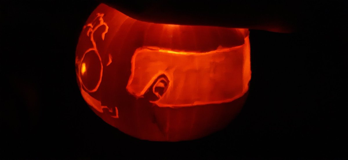 MinEra1_'s tweet image. I made a certain blue tie boy for halloween today...
#shuckybanger #sml