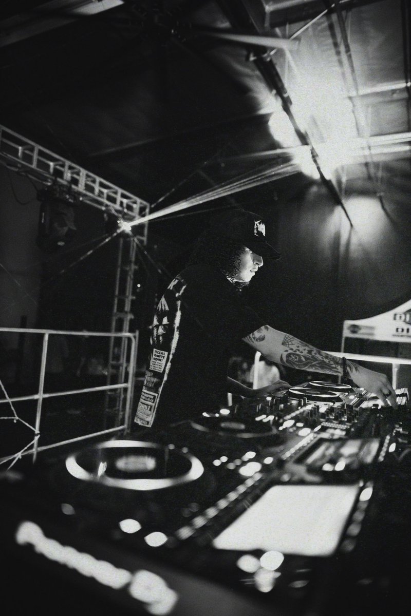 DatTrak's tweet image. HAPPY HALLOWEEN🎃
it’s been 2 weeks since the latest album &amp;amp; i have to ask, what’s your favorite song from volume 3? 
let me know🔪