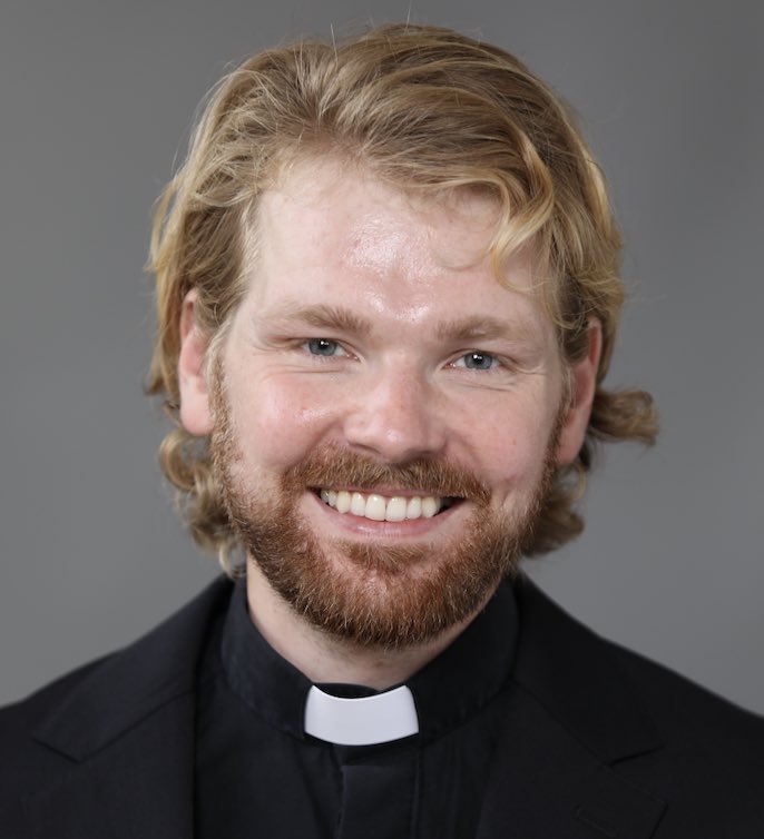 🚨NEW: Rev. David Black, who was shot with pepper spray by police: “If this is what they’re doing to pastors, journalists, teachers, mothers, and the elderly….what might they be doing to our neighbors who are behind those walls?”

RETWEET if you stand with Rev. Black!