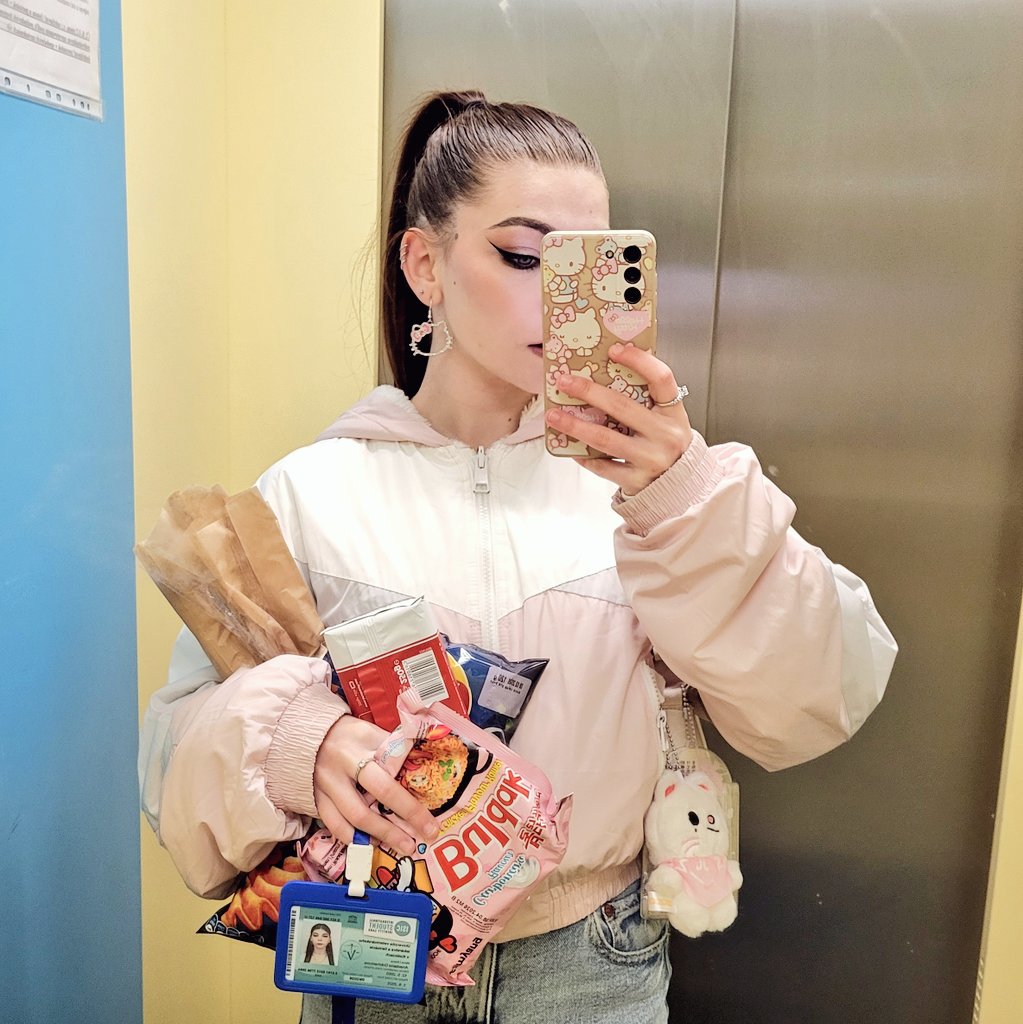 никогда не научусь брать с собой пакет, прекрасно зная, что я обязательно сделаю набег на продуктовый