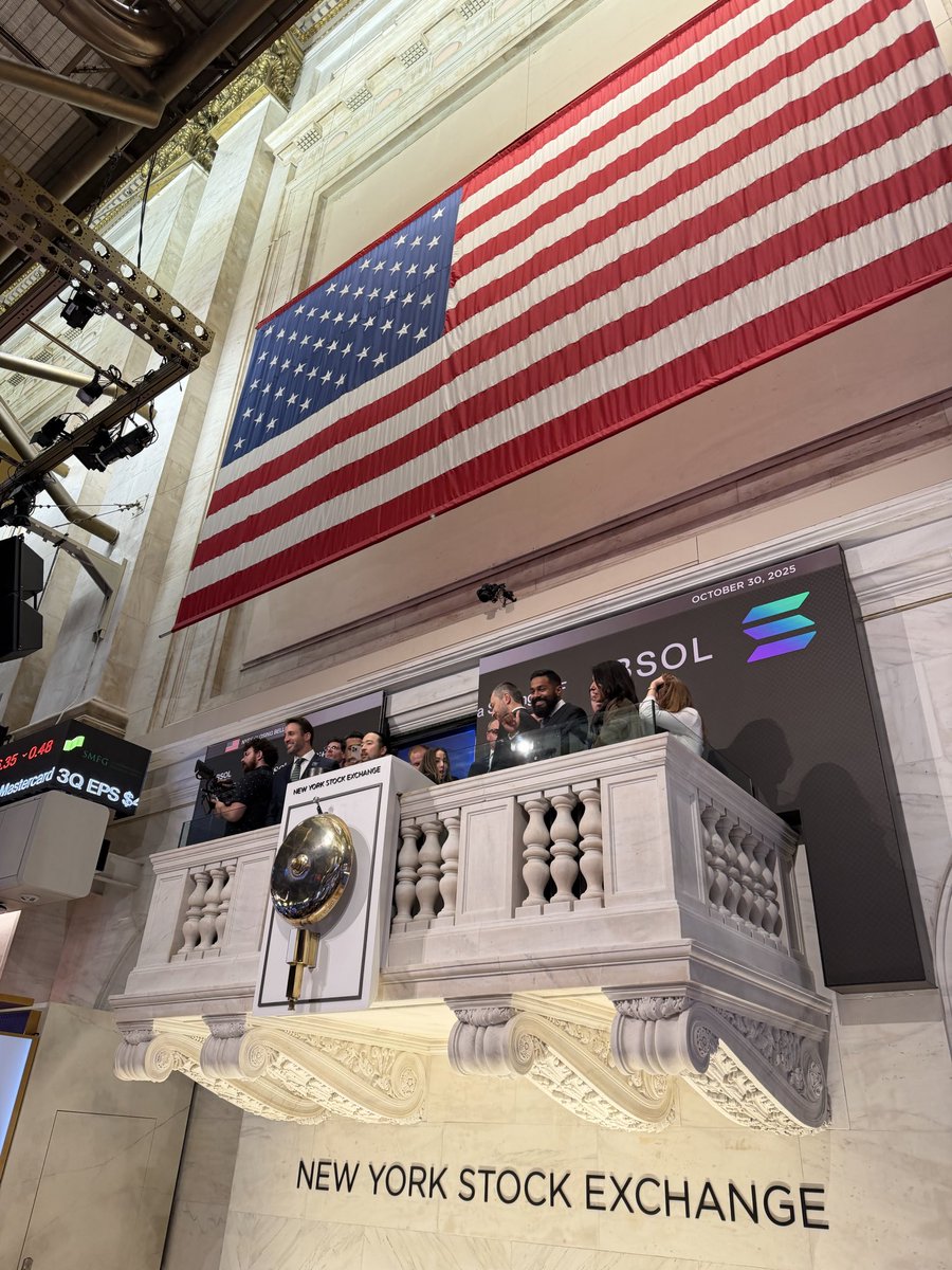Solana team ringing the NYSE bell